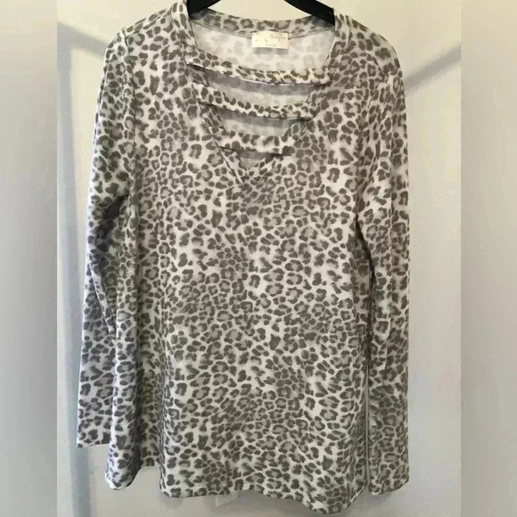 DD Designs Long Sleeve Animal Print Tunic - Picture 1 of 4